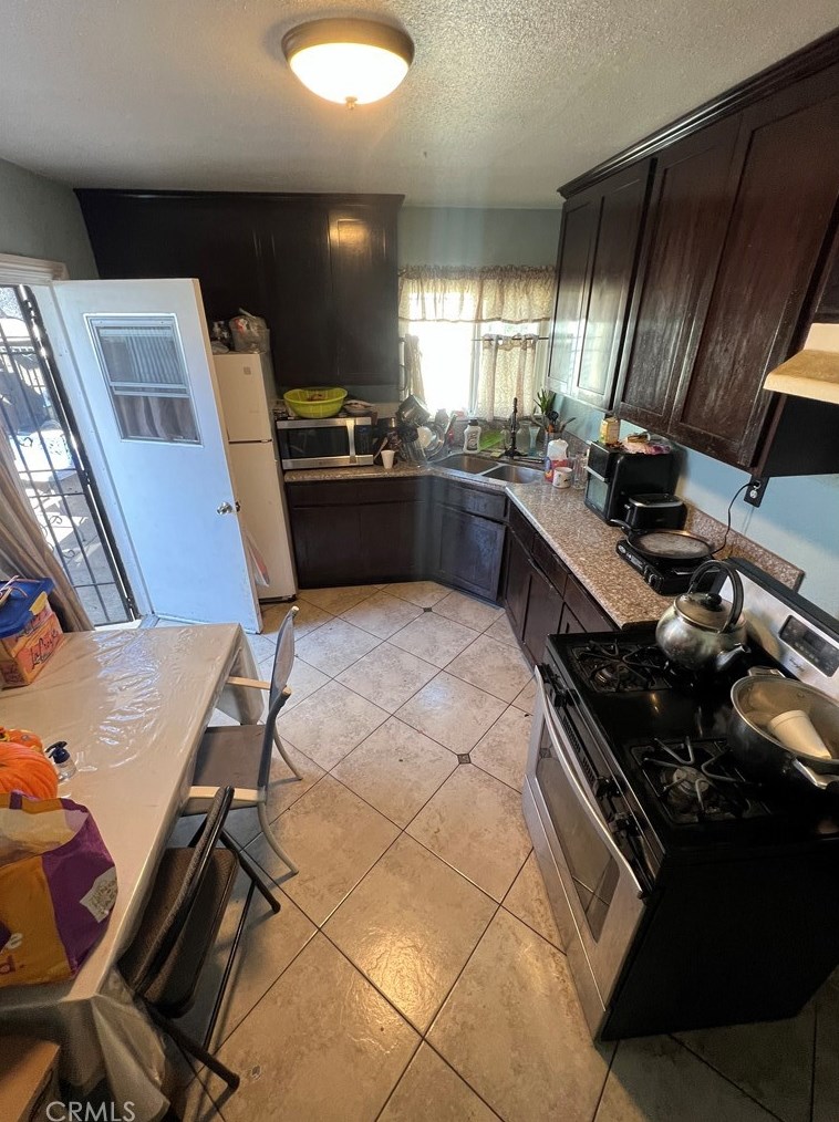 829 W Plum St, Compton, CA 90222