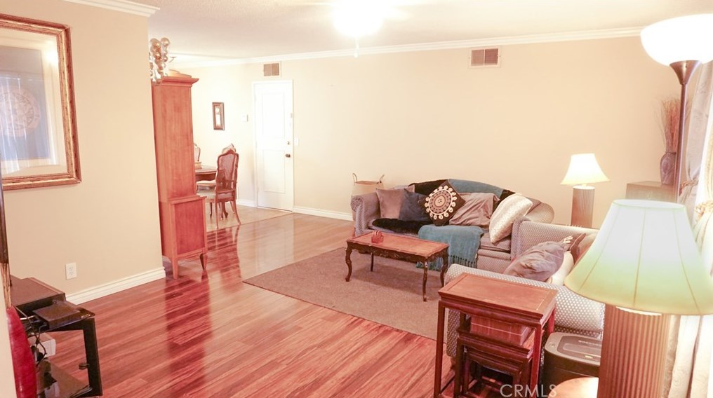 641 Whitney Dr, Hemet, CA 92543-5774
