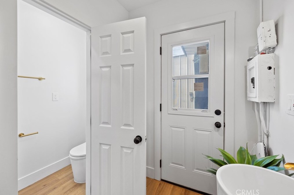 5415 8th Ave, Los Angeles CA  90043-2517 exterior