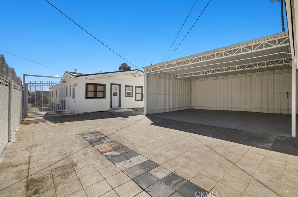 5415 8th Ave, Los Angeles CA  90043-2517 exterior