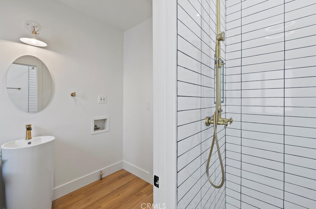 5415 8th Ave, Los Angeles CA  90043-2517 exterior