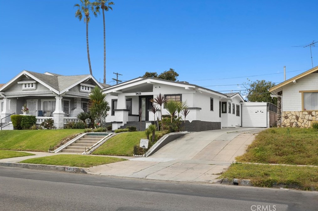 5415 8th Ave, Los Angeles CA  90043-2517 exterior