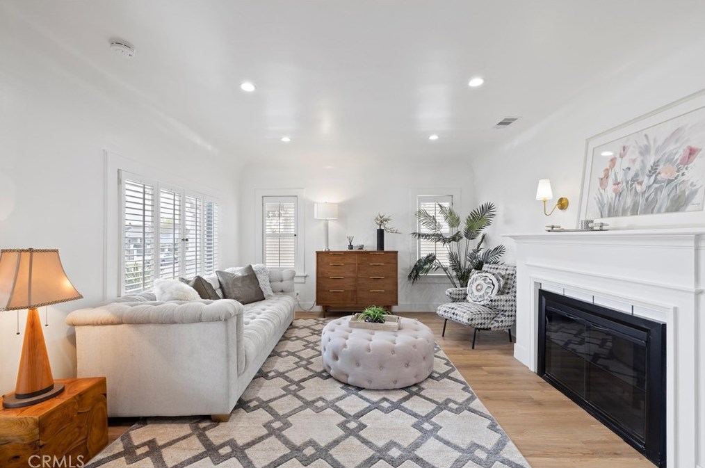 5415 8th Ave, Los Angeles CA  90043-2517 exterior