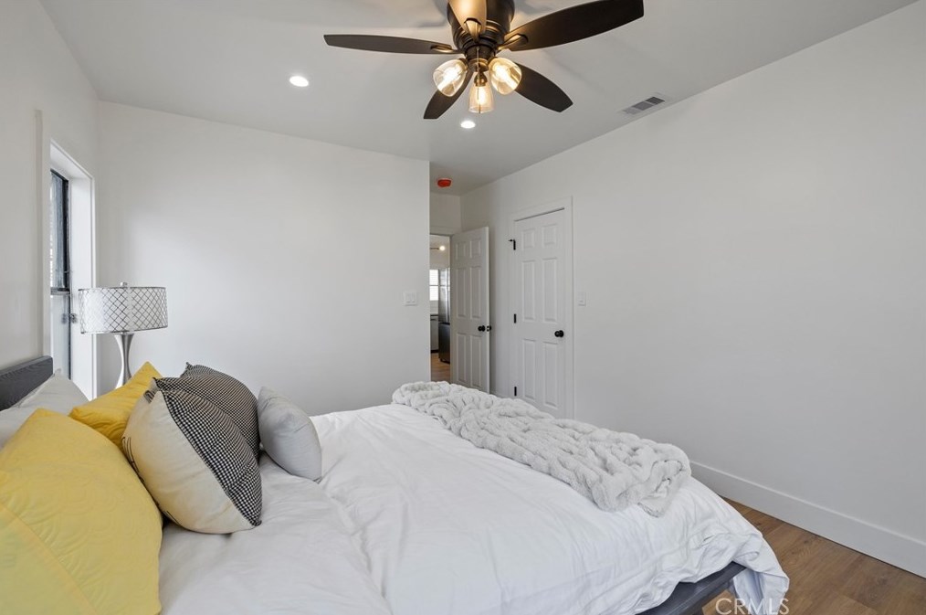 5415 8th Ave, Los Angeles CA  90043-2517 exterior