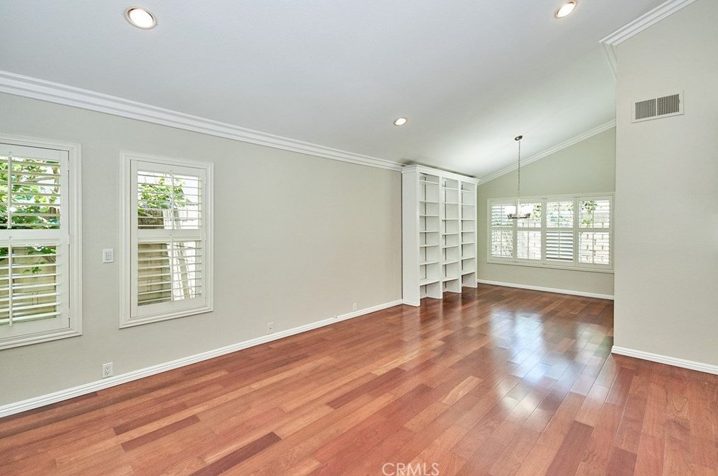 16319 Still Knoll Ln, Artesia, CA 90703-1941