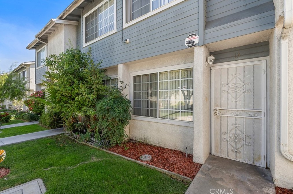 810 Compton Blvd, Compton, CA 90220-2955