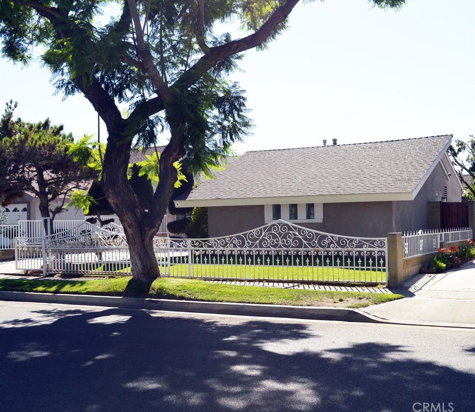 17019 Yvette Ave, Artesia, CA 90703-1247