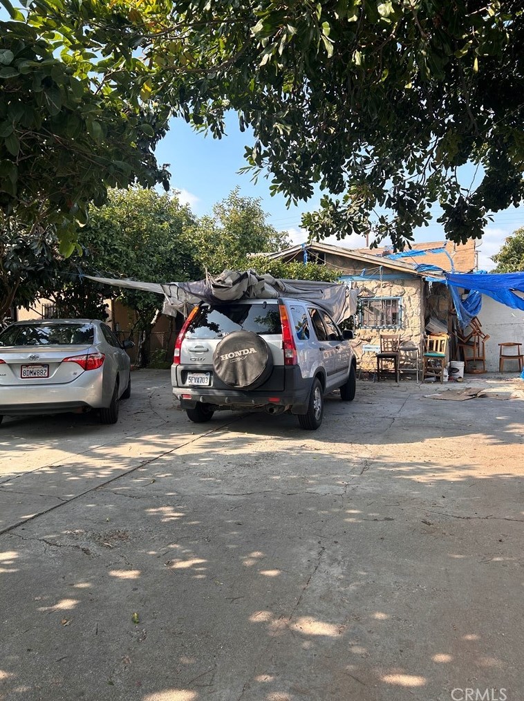 1439 76th St, Los Angeles, CA 90001-3048