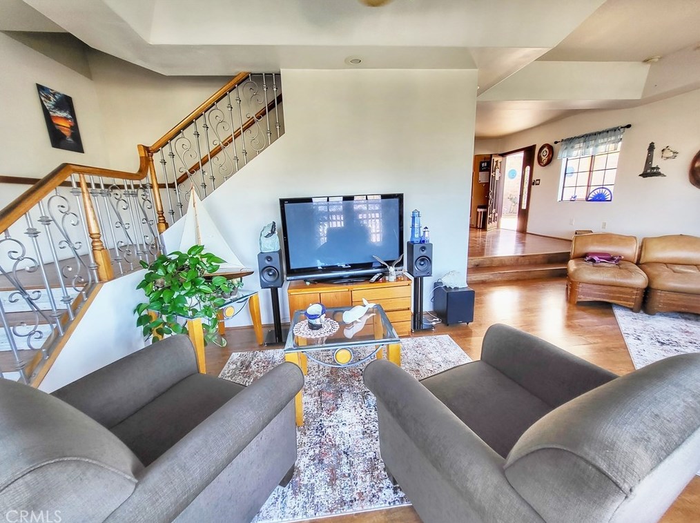 3976 Dwiggins St, Los Angeles CA  90063-1716 exterior
