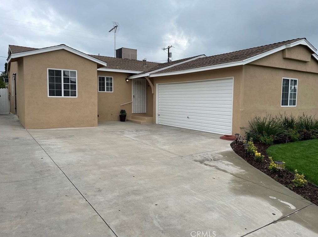 7658 Lemp Ave, North Hollywood, CA 91605