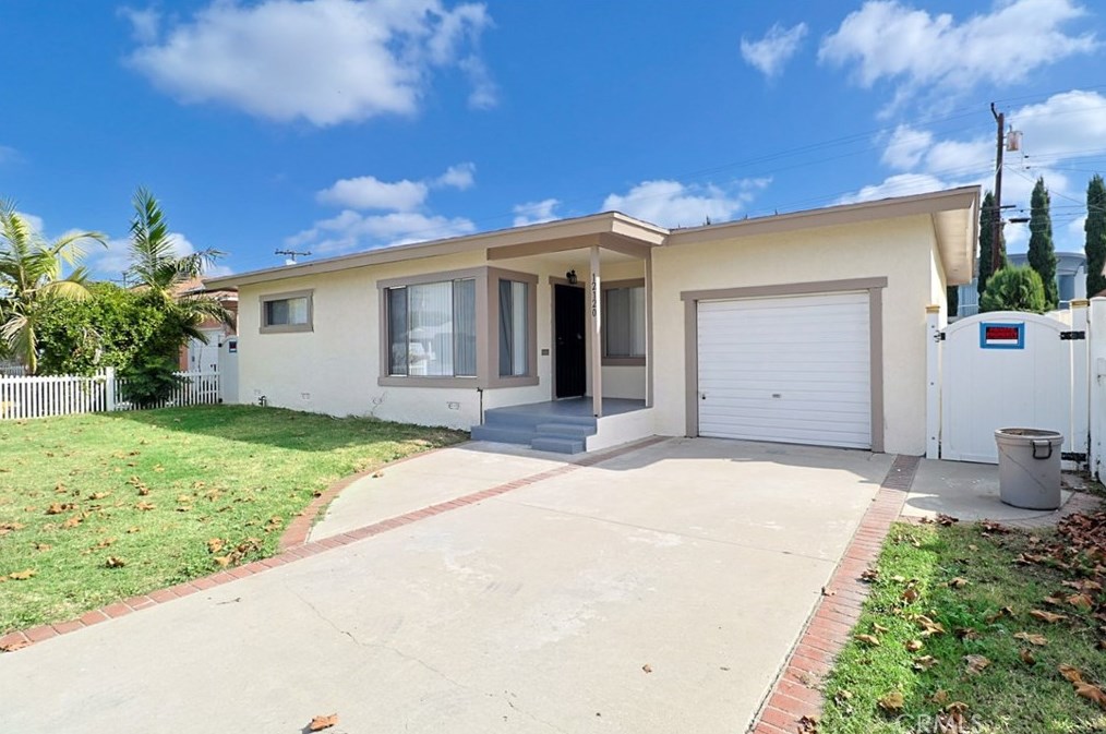 12120 Cornuta Ave, Downey, CA 90242