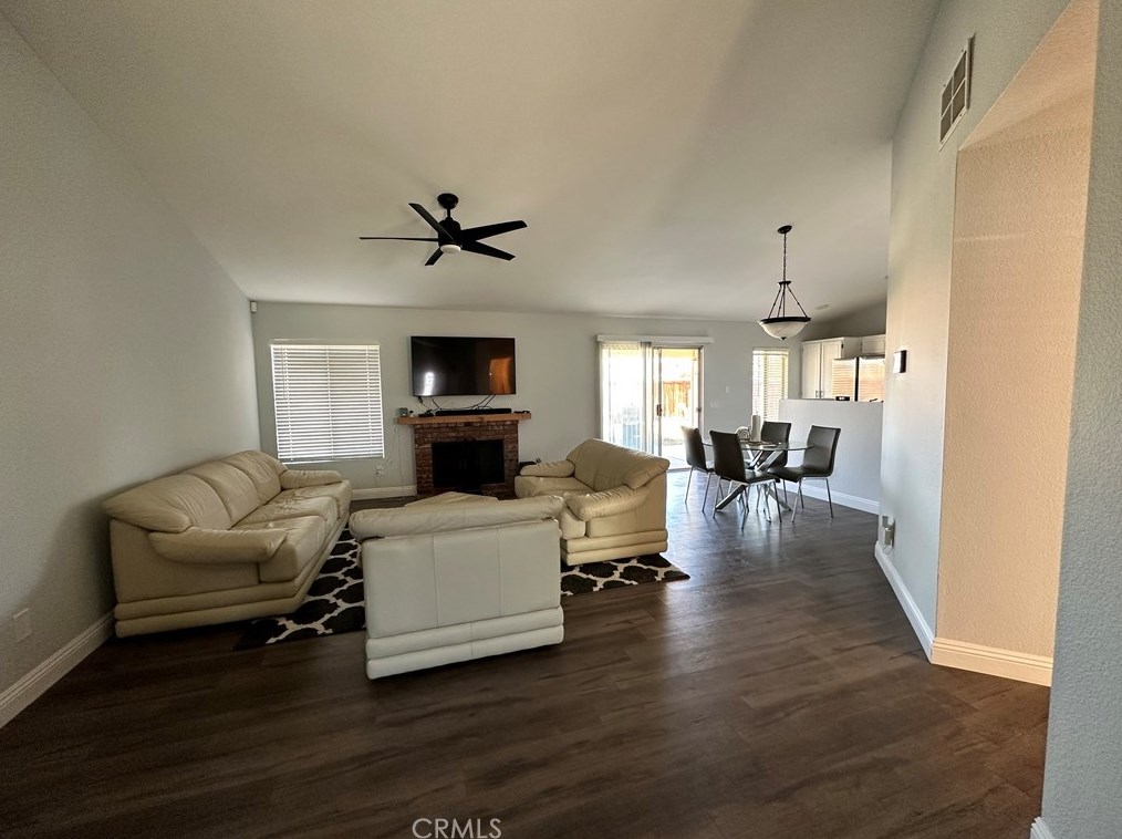 10976 Willow Ln, El Mirage, CA 92301