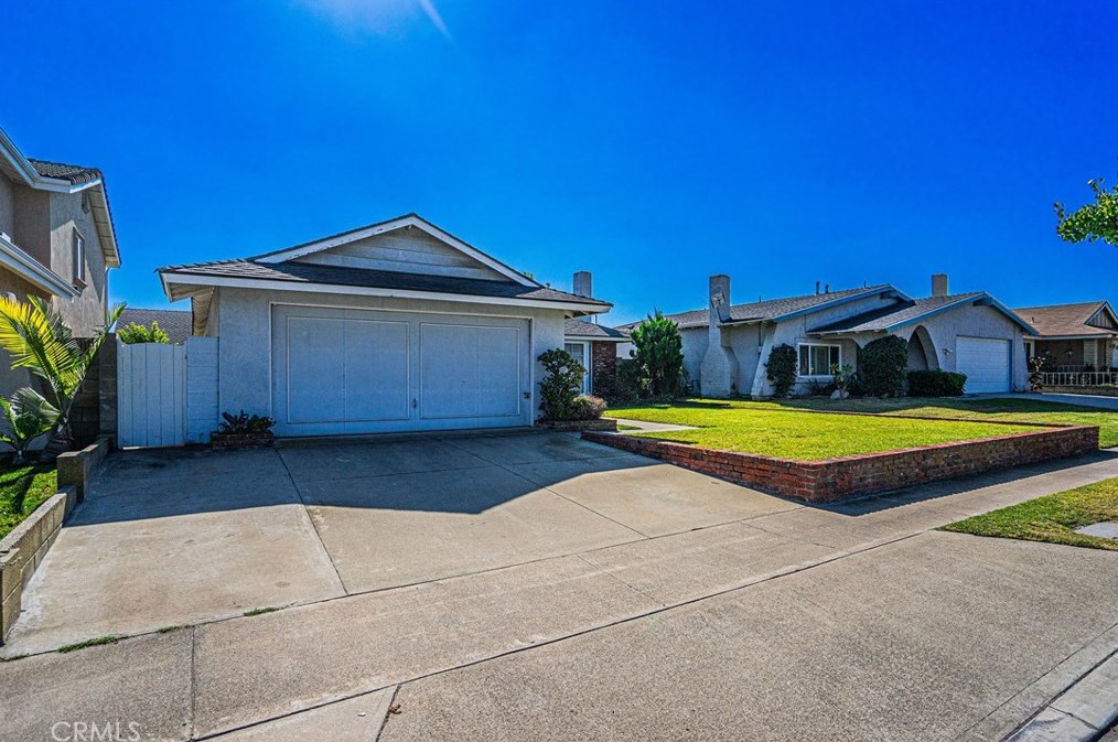 13456 Rose St, Artesia, CA 90703-8810