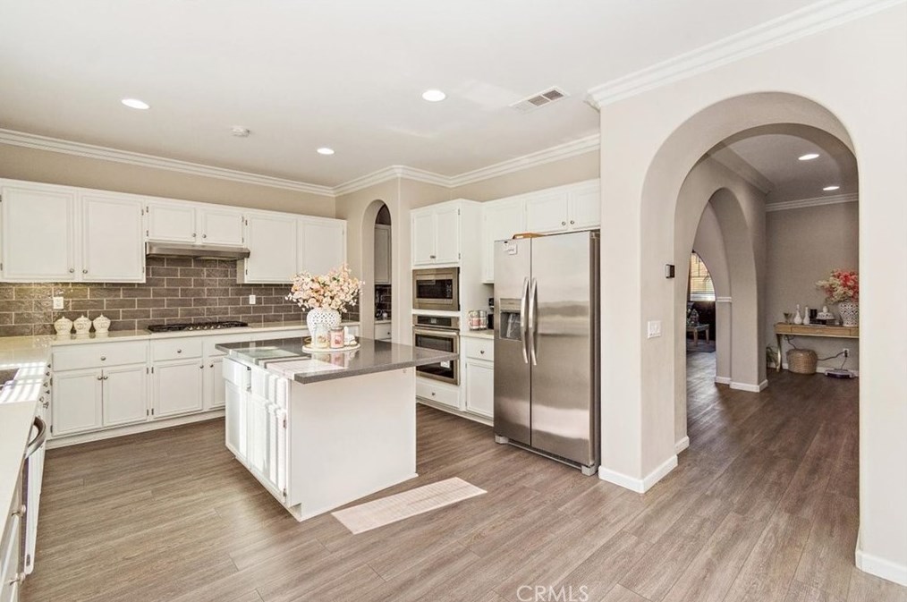 27655 Gladstone Dr, Moreno Valley CA  92555-5828 exterior