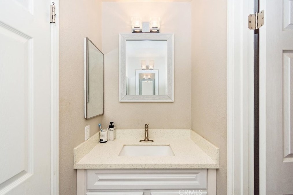 27655 Gladstone Dr, Moreno Valley CA  92555-5828 exterior