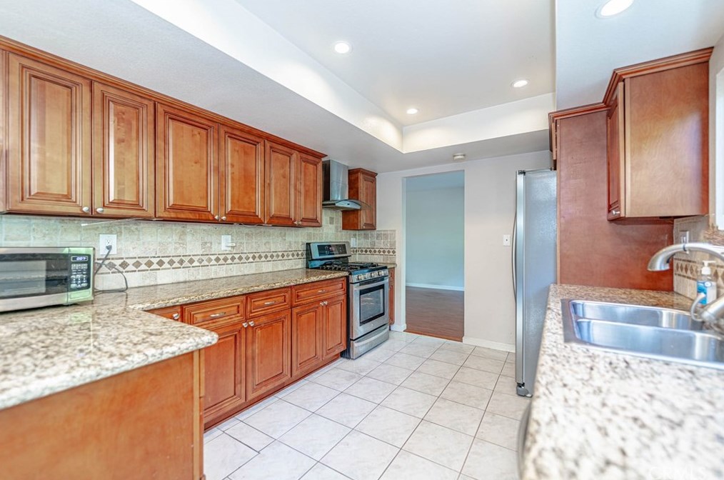 6147 James Alan St, Cypress CA  90630-3929 exterior