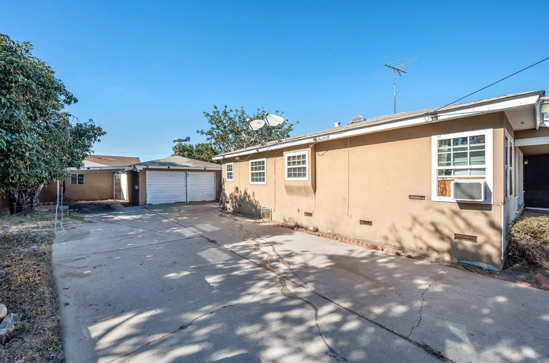 14707 Bellflower Blvd, Bellflower, CA 90706