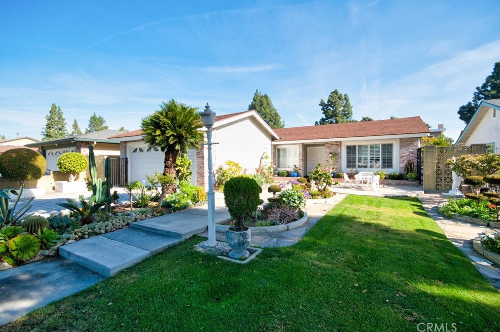 18708 Kings Row Ave, Artesia, CA 90703-8050