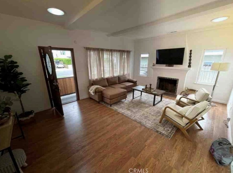 4039 Michael Ave, Los Angeles, CA 90066-5115