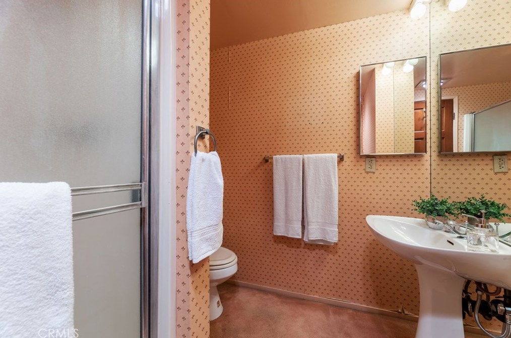 4658 Don Lorenzo Dr, Los Angeles CA  90008-4126 exterior