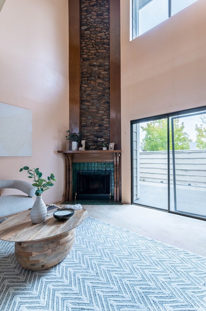 4658 Don Lorenzo Dr, Los Angeles CA  90008-4177 exterior