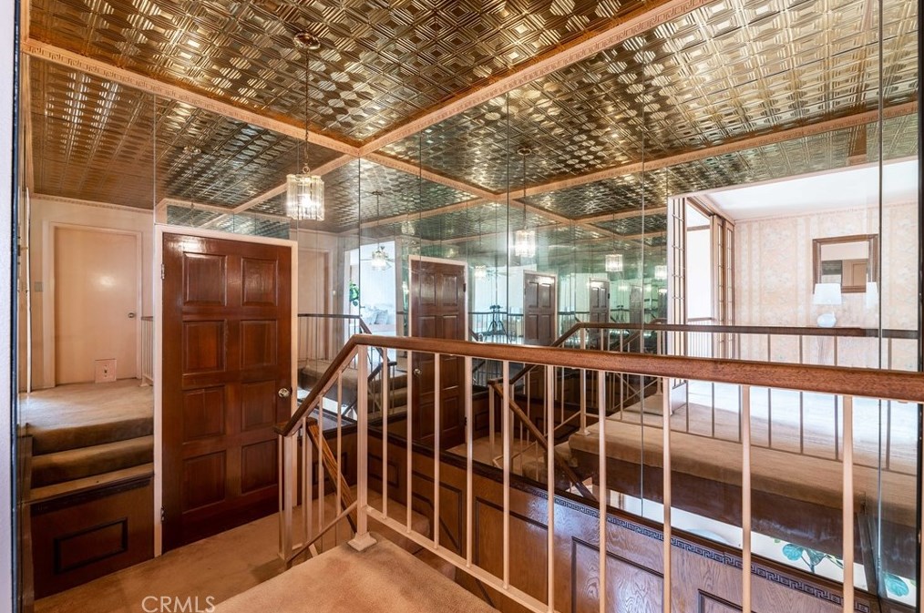 4658 Don Lorenzo Dr, Los Angeles CA  90008-4126 exterior