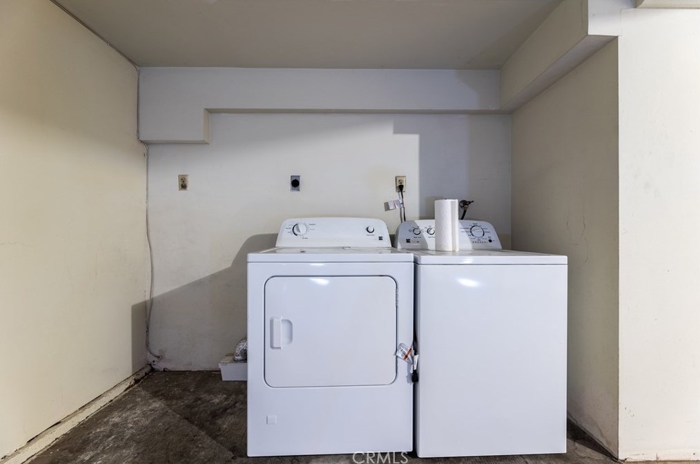 4658 Don Lorenzo Dr, Los Angeles CA  90008-4126 exterior