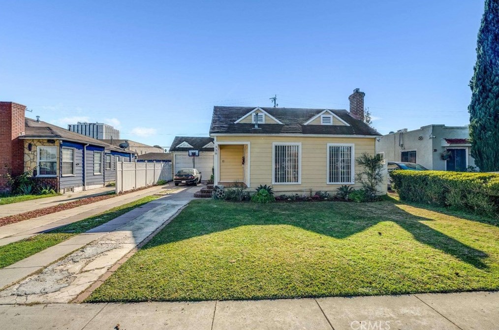 338 W School St, Compton, CA 90220
