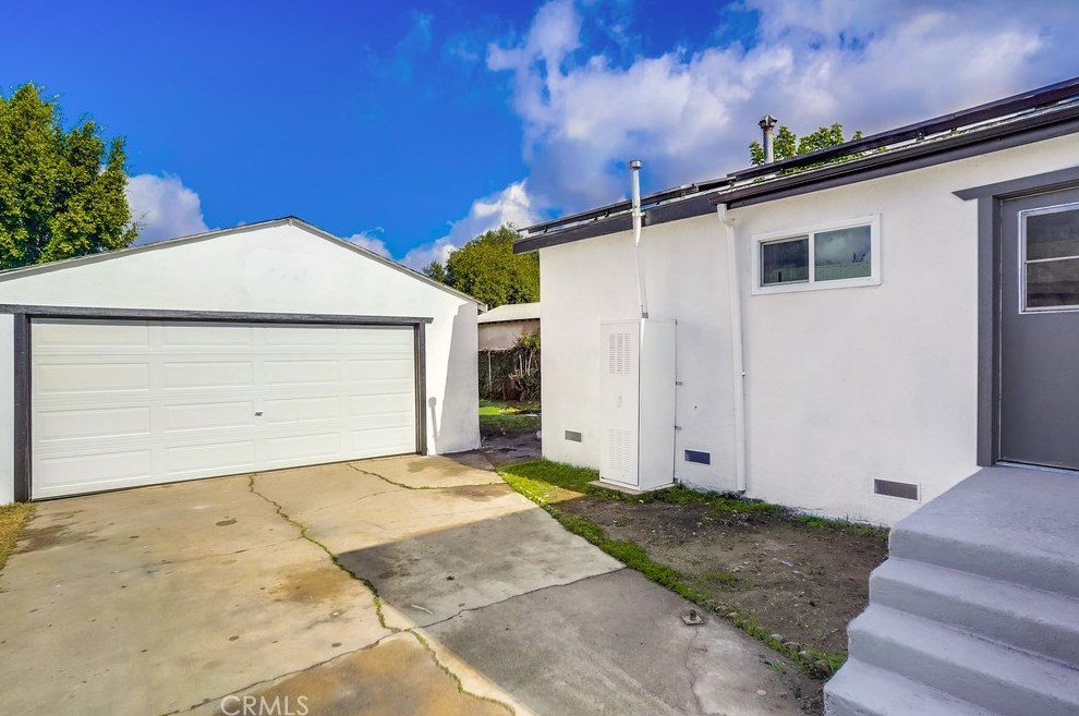 215 127th St, Los Angeles CA  90061-2714 exterior