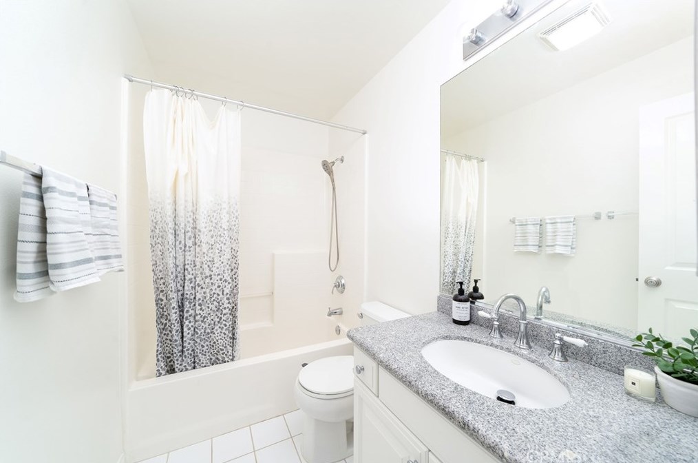 42 Gardenpath, Irvine CA 92603-0157 exterior