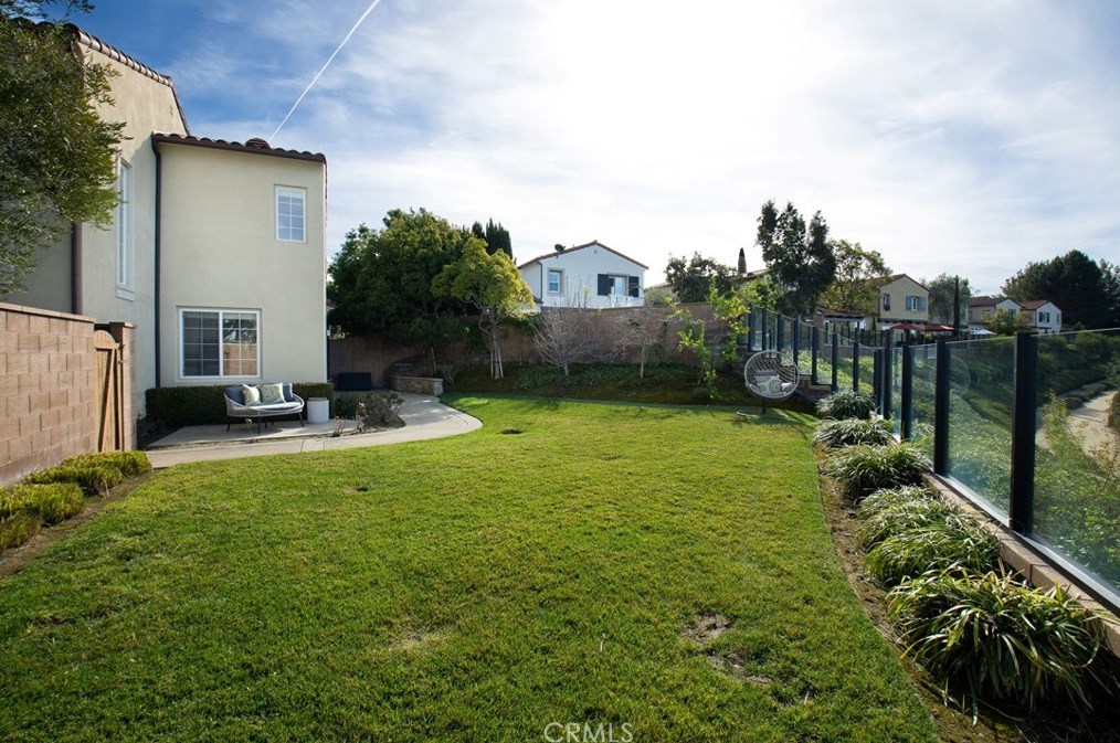 42 Gardenpath, Irvine CA 92603-0157 exterior