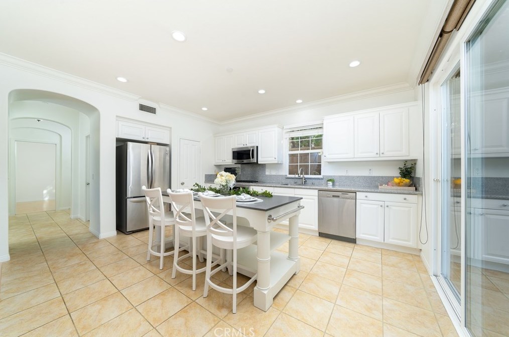 42 Gardenpath, Irvine CA 92603-0157 exterior