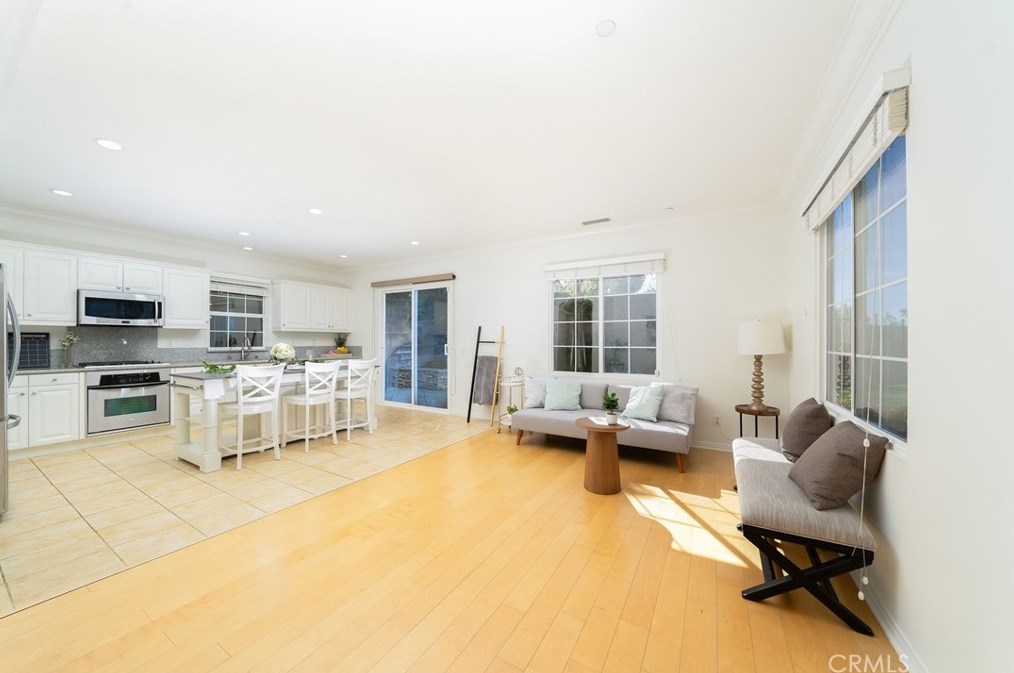 42 Gardenpath, Irvine CA 92603-0157 exterior