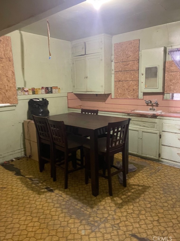 816 W 62nd St, Los Angeles, CA 90044