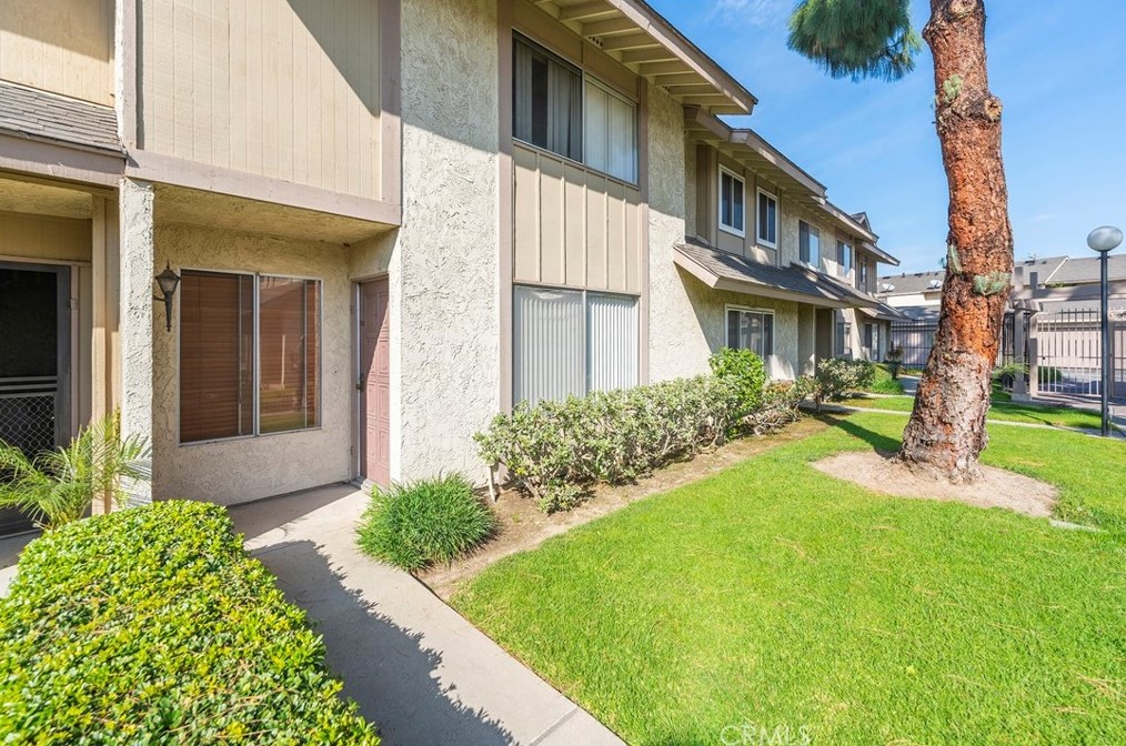 5950 E Imperial Hwy #55, South Gate, CA 90280