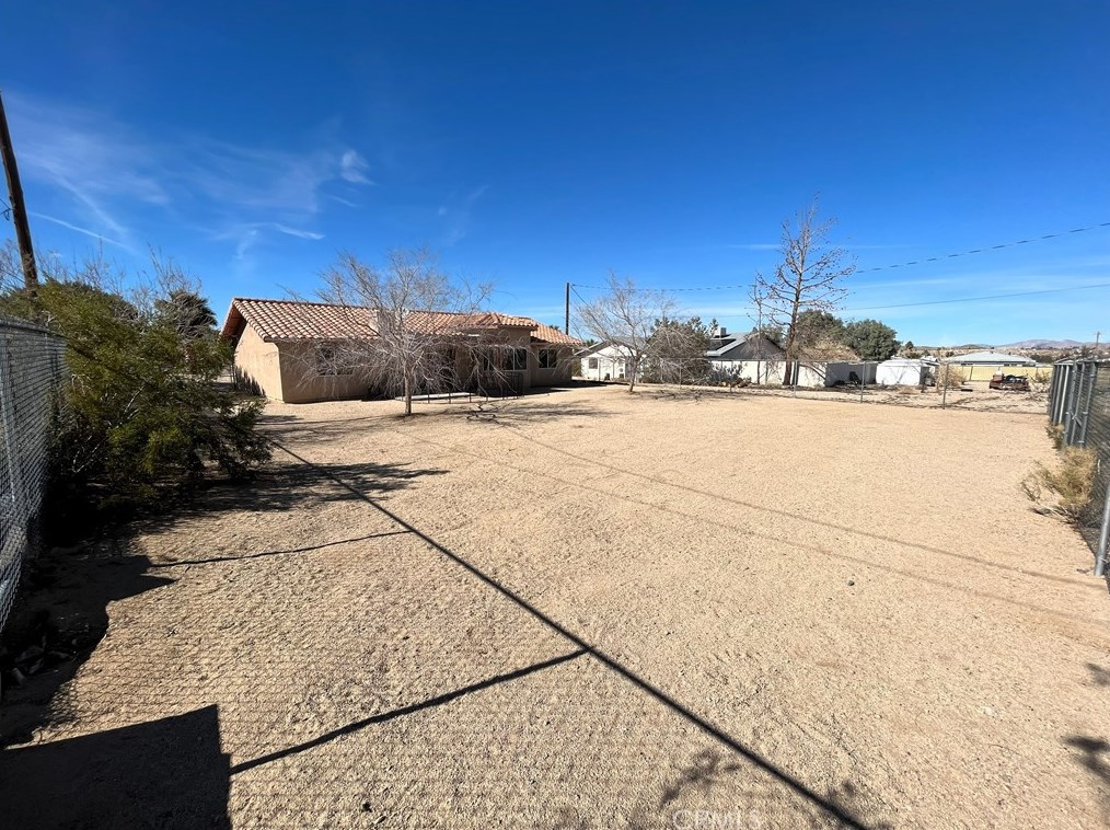 7007 Alpine Ave, Twntynine Plm CA  92277-2903 exterior