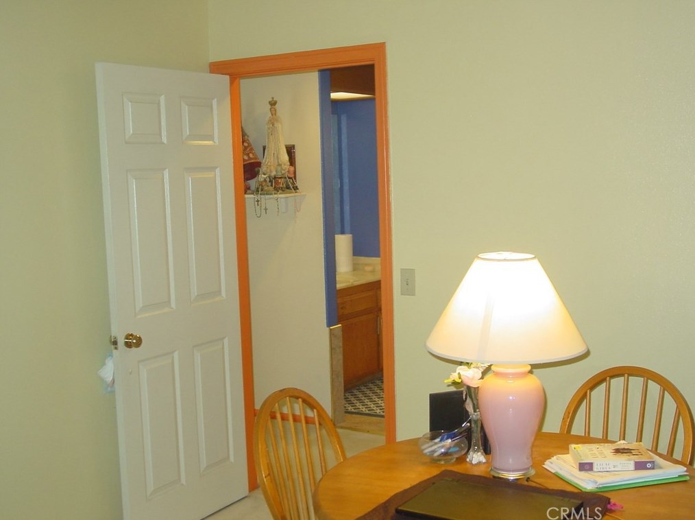 18700 Wright Pl, Artesia CA  90701-5658 exterior