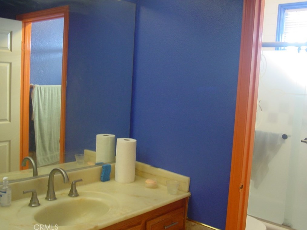 18700 Wright Pl, Artesia CA  90701-5658 exterior