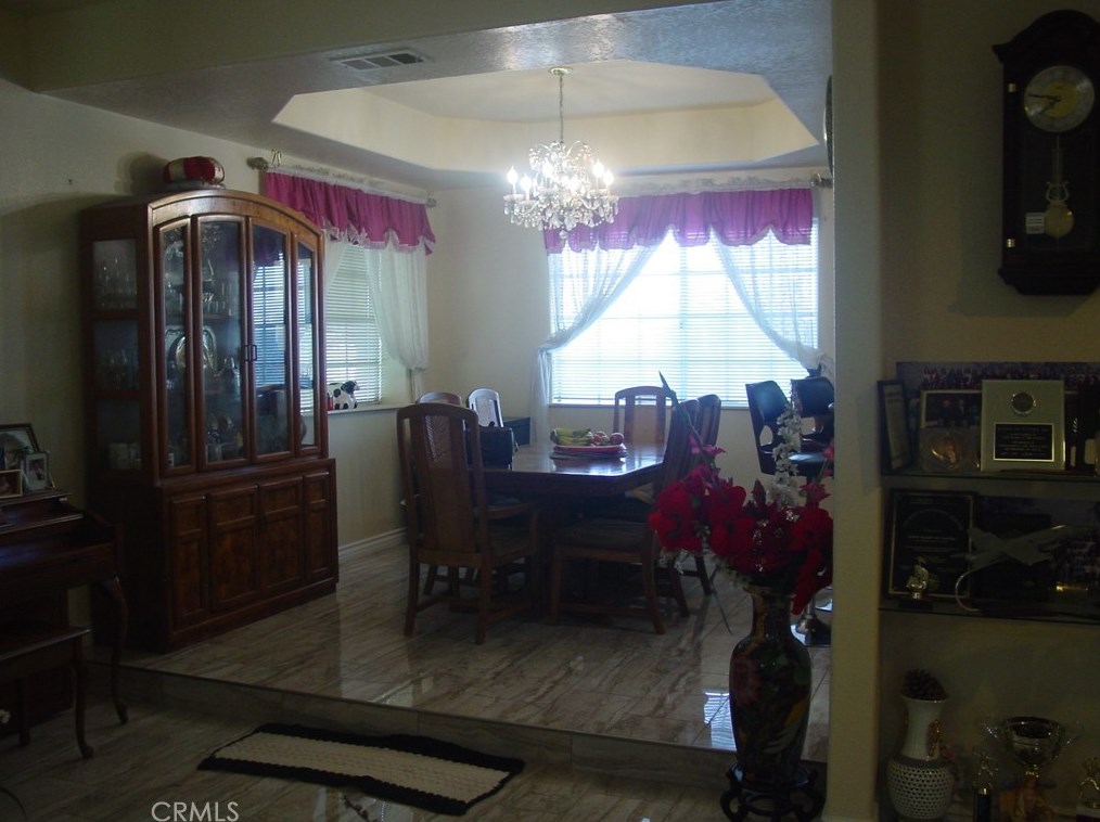 18700 Wright Pl, Artesia CA  90701-5658 exterior