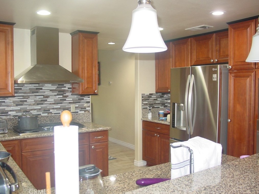 18700 Wright Pl, Artesia CA  90701-5658 exterior