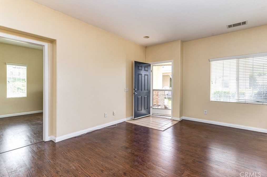 11147 Cornerstone Rd, Riverside CA  92503-0633 exterior