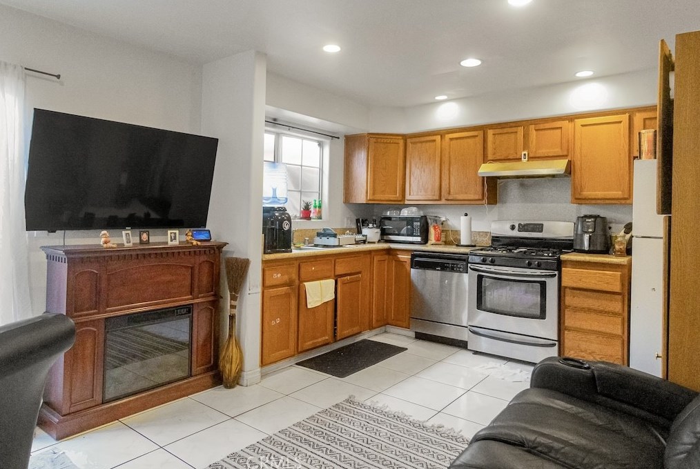16620 Eric Ave, Artesia, CA 90703