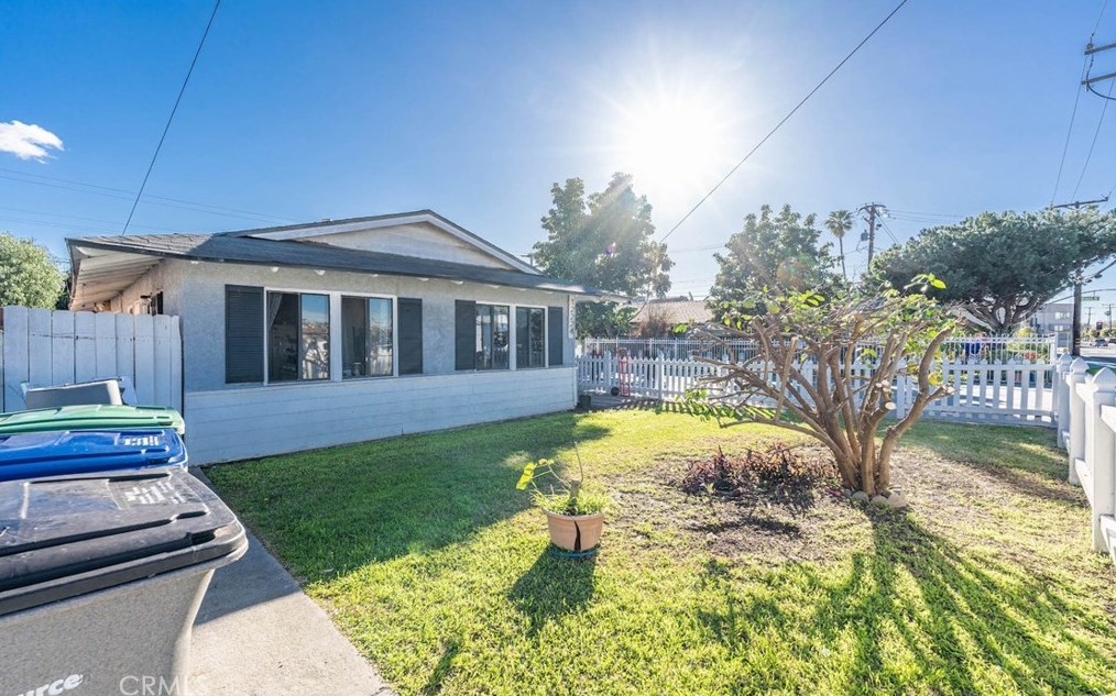 12224 221st St, Lakewood, CA 90716