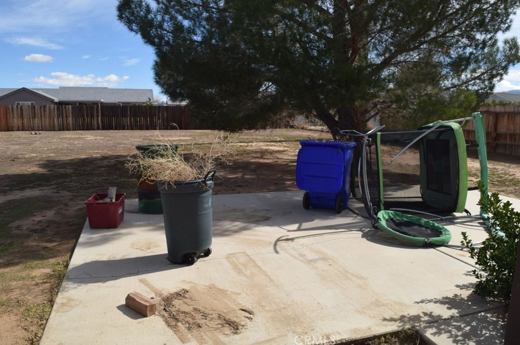 11975 Mohawk Rd, Apple Valley, CA 92308