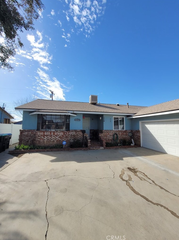 43865 Fig Ave, Lancaster CA  93534-5050 exterior