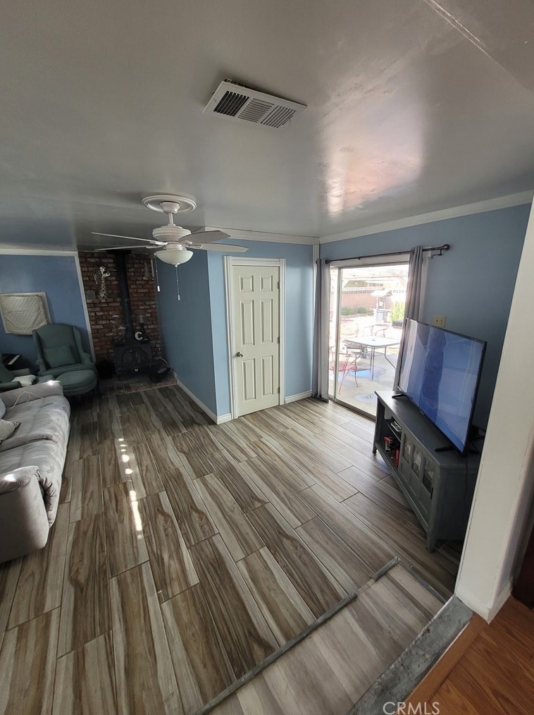 43865 Fig Ave, Lancaster CA  93534-5050 exterior