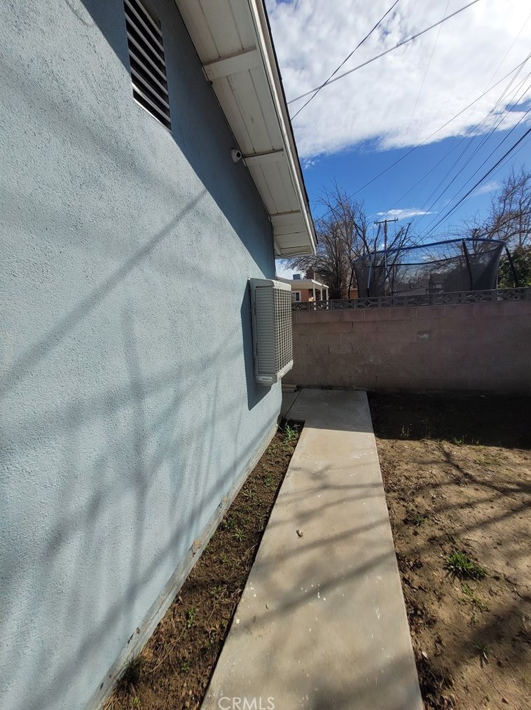 43865 Fig Ave, Lancaster CA  93534-5050 exterior