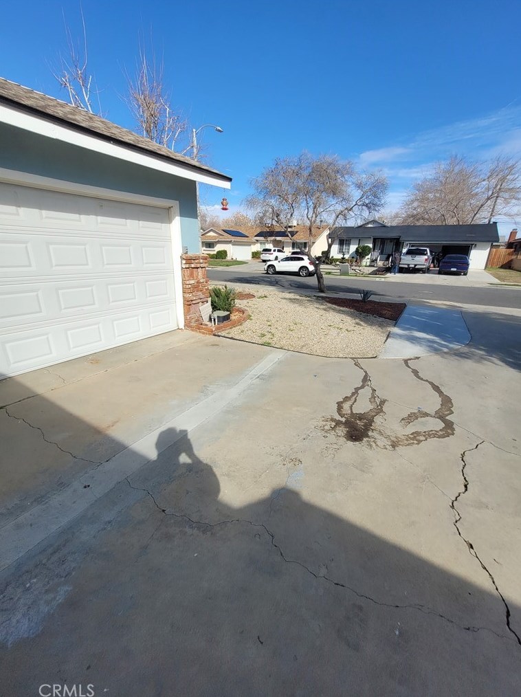 43865 Fig Ave, Lancaster CA  93534-5050 exterior