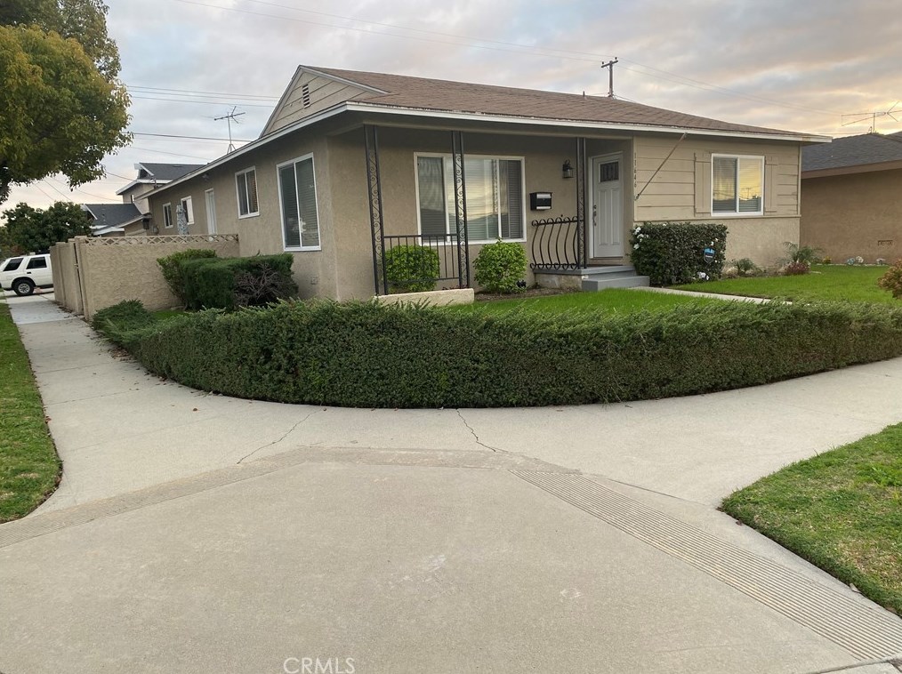 11646 College Dr, Norwalk, CA 90650-7015