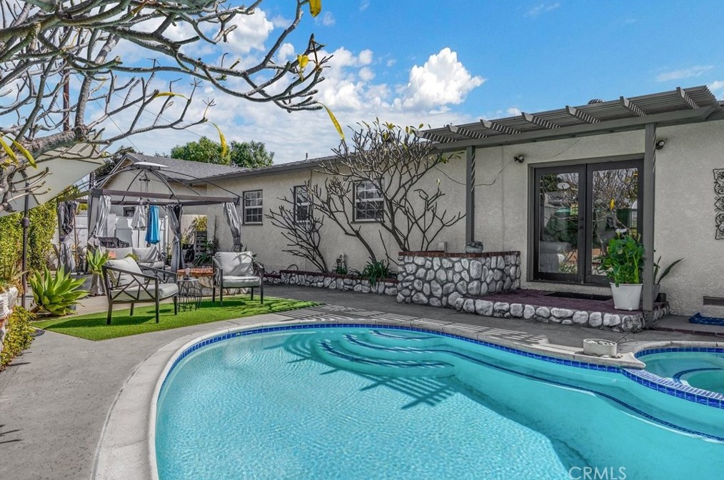 794 Shirley Dr, Orange CA  92867-7119 exterior